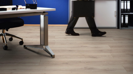 Kronotex Дуб горный бежевый D4728